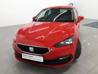 Usado Seat Leon Style 130 CV (95 kW) 2022 Rojo Berlina