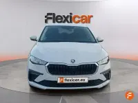 Usado Skoda Scala Selection 115 CV (84 kW) 2024 Blanco Utilitario