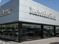 Usado Mercedes E300 313 CV (230 kW) 2025 Negro Familiar