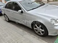 Usado Mercedes C200 Sport Edition 122 CV (89 kW) 2005 Gris / plata Berlina