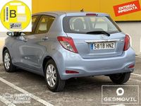 Usado Toyota Yaris Active 90 CV (66 kW) 2013 Azul Utilitario