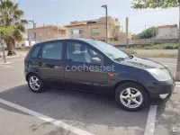Usado Ford Fiesta 80 CV (58 kW) 2004 Negro Utilitario