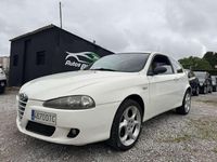 Usado Alfa Romeo 147 Distinctive 105 CV (77 kW) 2005 Blanco Utilitario