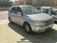 Usado Kia Carnival 185 CV (136 kW) 2011 Gris / plata Monovolumen