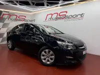 Usado Opel Astra Elegance 140 CV (102 kW) 2018 Azul Berlina