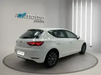 Usado Seat Leon Style 130 CV (95 kW) 2018 Blanco Berlina