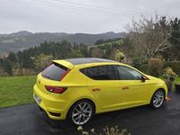 Usado Seat Leon FR 184 CV (135 kW) 2015 Amarillo Berlina