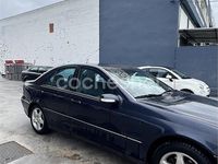 Usado Mercedes C220 Avantgarde 143 CV (105 kW) 2001 Azul Berlina