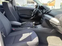 Usado BMW 118 Sport Line 143 CV (105 kW) 2011 Blanco Utilitario