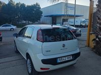 Usado Fiat Punto Lounge 77 CV (56 kW) 2012 Blanco Berlina
