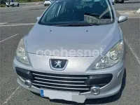 Usado Peugeot 307 90 CV (66 kW) 2007 Gris / plata Familiar