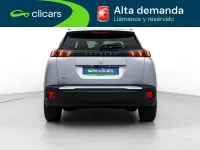 Usado Peugeot e-2008 Allure 100 kW (136 CV) 2022 Plateado SUV