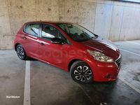 Usado Peugeot 208 Access 68 CV (50 kW) 2014 Granate Utilitario