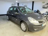 Usado Renault Clio II Authentique 75 CV (55 kW) 2008 Negro Berlina