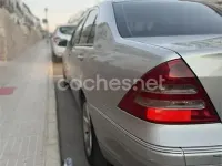 Usado Mercedes C220 Elegance 143 CV (105 kW) 2002 Gris / plata Berlina