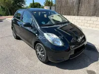 Usado Toyota Yaris Live 69 CV (50 kW) 2010 Negro Utilitario