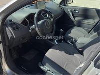 Usado Renault Mégane II Dynamique 110 CV (80 kW) 2006 Gris / plata Berlina