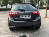 Usado Toyota Yaris Hybrid Active 100 CV (73 kW) 2019 Negro Berlina