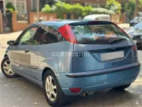 Usado Ford Focus Trend 100 CV (73 kW) 2003 Azul Berlina