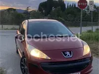 Usado Peugeot 207 Premium 90 CV (66 kW) 2008 Granate Berlina