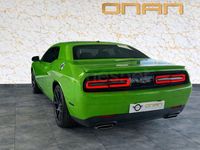 Usado Dodge Challenger 375 CV (275 kW) 2017 Verde Coupe