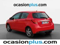 Usado Toyota Yaris Hybrid Active 100 CV (73 kW) 2016 Rojo