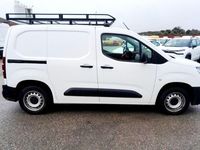 Usado Toyota Proace City City 100 CV (73 kW) 2022 Blanco Monovolumen