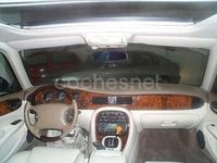 Usado Jaguar XJ8 Executive 240 CV (176 kW) 2001 Gris / plata Berlina