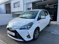 Usado Toyota Yaris Hybrid Active 100 CV (73 kW) 2019 Blanco Berlina