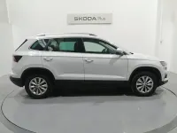 Usado Skoda Karoq Ambition 150 CV (110 kW) 2024 Blanco SUV