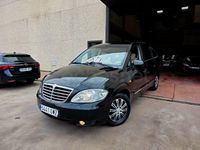 Usado Ssangyong (KGM) Rodius 165 CV (121 kW) 2010 Negro Monovolumen