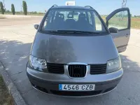 Usado Seat Alhambra Sport 130 CV (95 kW) 2004 Gris / plata Monovolumen