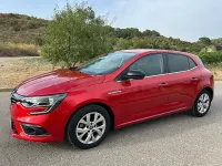 Usado Renault Mégane LIMITED 130 CV (95 kW) 2018 Granate Berlina