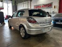 Usado Opel Astra Essentia 90 CV (66 kW) 2008 Gris / plata Berlina