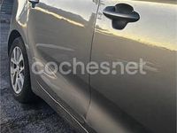 Usado Kia Carens 115 CV (84 kW) 2018 Beige Monovolumen
