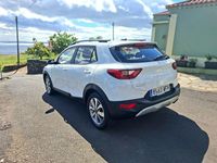 Usado Kia Stonic 84 CV (61 kW) 2023 Blanco SUV
