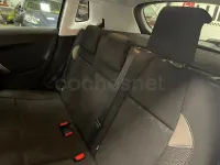 Usado Peugeot 2008 Style 82 CV (60 kW) 2016 Gris / plata SUV