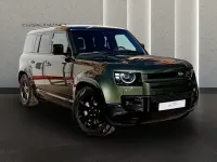 Usado Land Rover Defender SE Dynamic 300 CV (220 kW) 2026 Verde metalizado SUV
