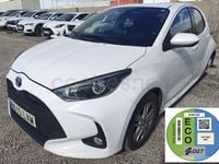 Używany Toyota Yaris Hybrid Active 116 KM (85 kW) 2022 Biały Sedan/Limuzyna