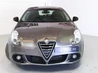 Usado Alfa Romeo Giulietta 150 CV (110 kW) 2016 Gris / plata Utilitario