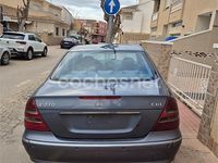Usado Mercedes E270 Avantgarde 177 CV (130 kW) 2004 Azul Berlina