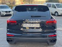 Usado Porsche Cayenne Turbo S 570 CV (419 kW) 2016 Negro SUV