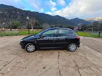 Usado Peugeot 206 70 CV (51 kW) 2005 Negro Berlina