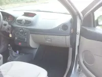 Usado Renault Clio II Dynamique 100 CV (73 kW) 2006 Gris / plata Berlina