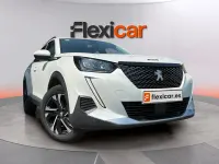 Usado Peugeot 2008 Allure 131 CV (96 kW) 2020 Blanco SUV