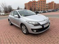 Usado Renault Mégane Dynamique 110 CV (80 kW) 2013 Gris / plata Berlina