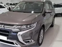 Usado Mitsubishi Outlander 224 CV (164 kW) 2020 Marron SUV