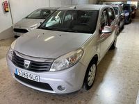 Usado Dacia Sandero Ambiance 75 CV (55 kW) 2009 Gris / plata Berlina