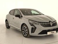 Usado Renault Clio V Techno 100 CV (73 kW) 2025 Gris / plata Berlina