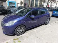 Usado Peugeot 208 Active 68 CV (50 kW) 2012 Violeta / lila Utilitario